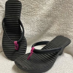 CROCS Women Thong Heel sandal